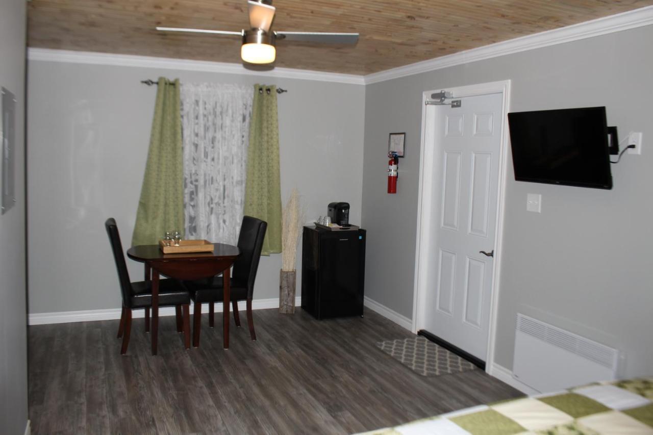 Raleigh Rooms & Taylor'S Crafts Экстерьер фото