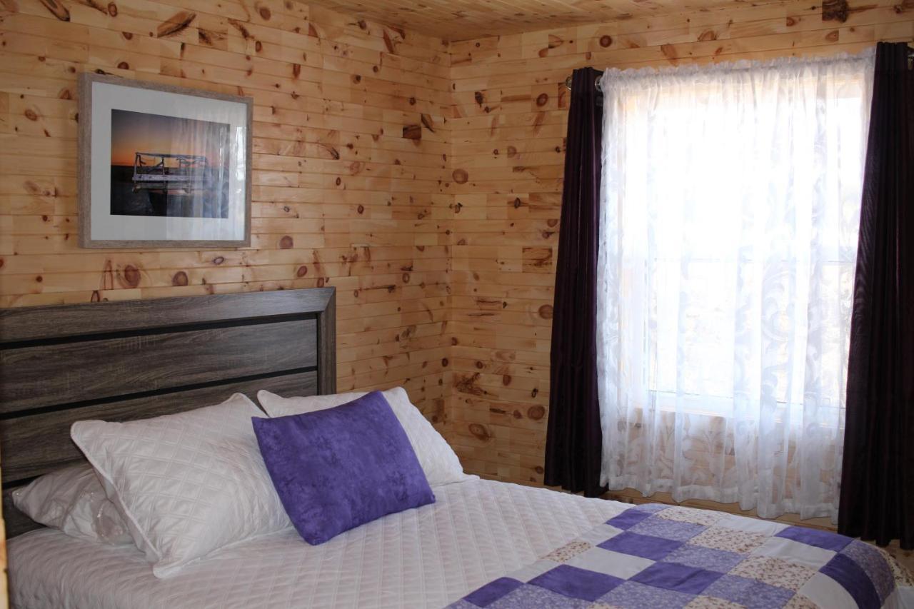Raleigh Rooms & Taylor'S Crafts Экстерьер фото